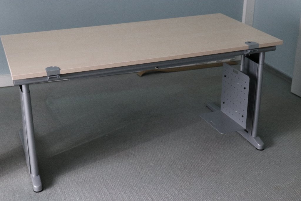 In hoogte verstelbare bureau, Huis en Inrichting, Bureaus, Ophalen, 160 cm, Gebruikt, Hout