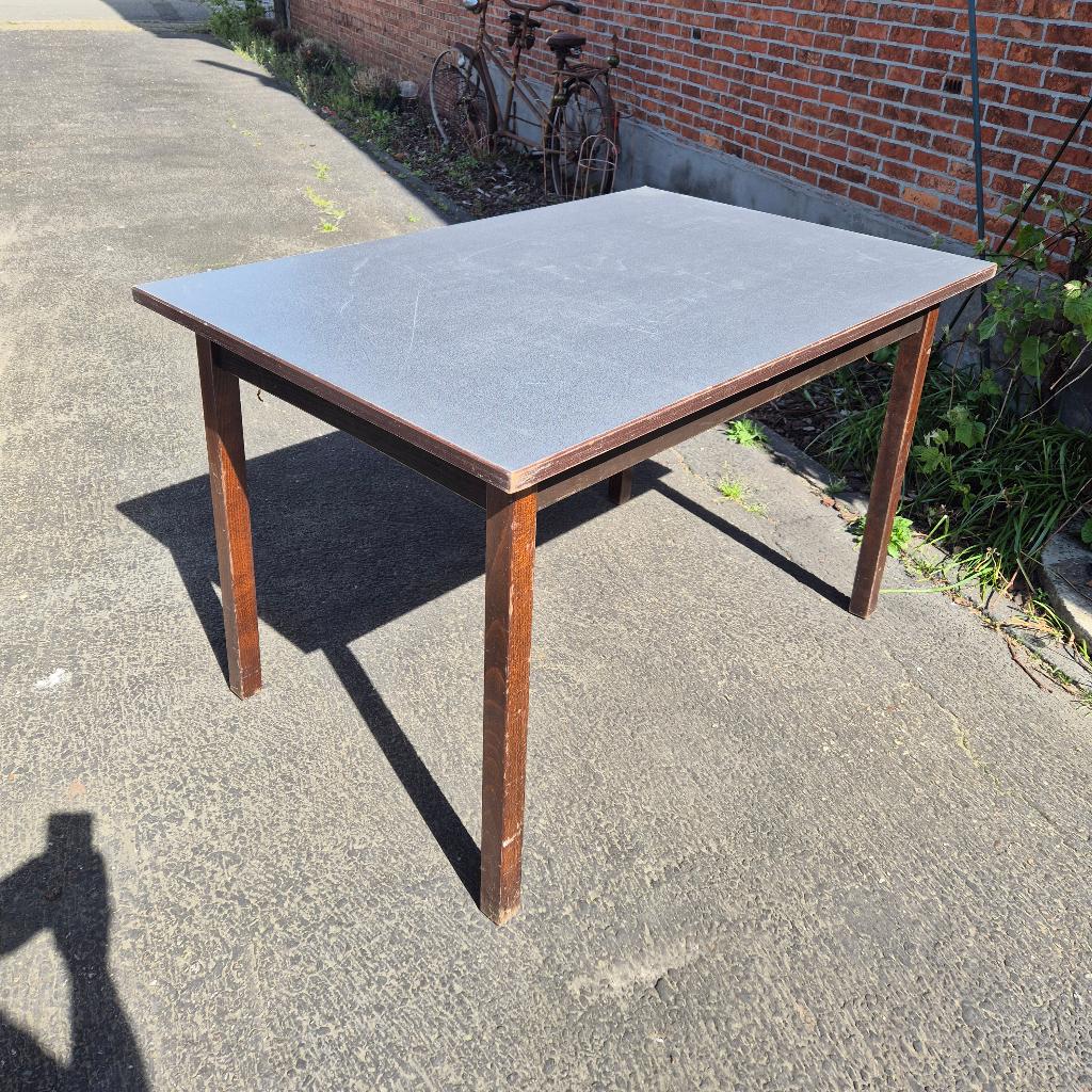 Tafels voor vereniging of feestzaal, Ophalen
