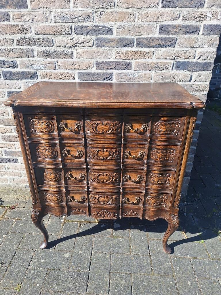 Antieke commode, Enlèvement