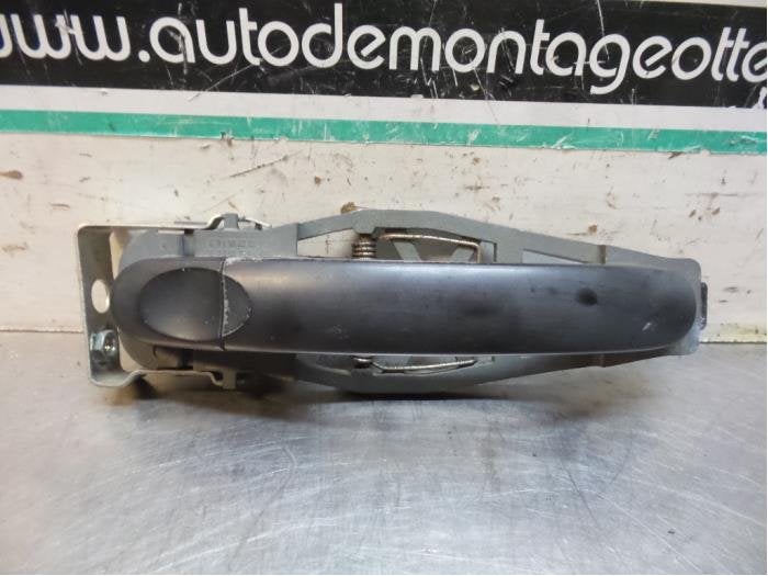 Poignée portière arrière camionnette d'un Volkswagen Cadd, Volkswagen, -, 3 mois de garantie, Utilisé