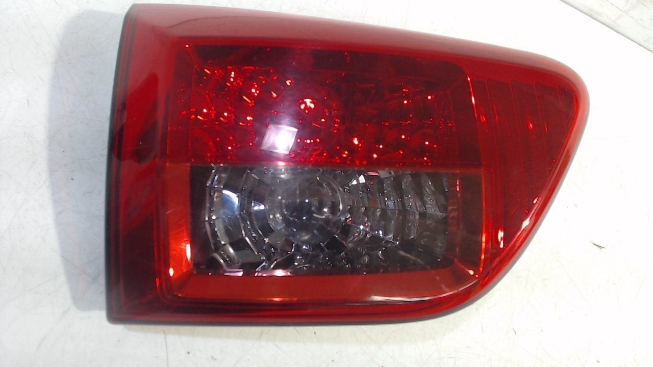 Achterlicht kofferdeksel achterklep rechts Peugeot 4007, Onderdelen@venauto.nl, Van der Ven Autorecycling B.V., Ettenseweg 76, 4706 PB Roosendaal, The Netherlands