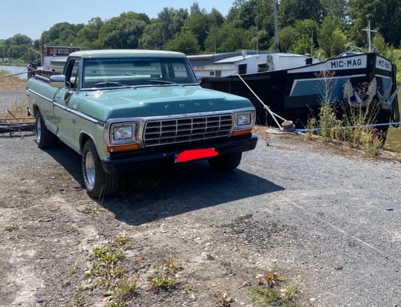 Ford F100 - 1974, Auto's, Automaat, Achterwielaandrijving, Zwart, Blauw
