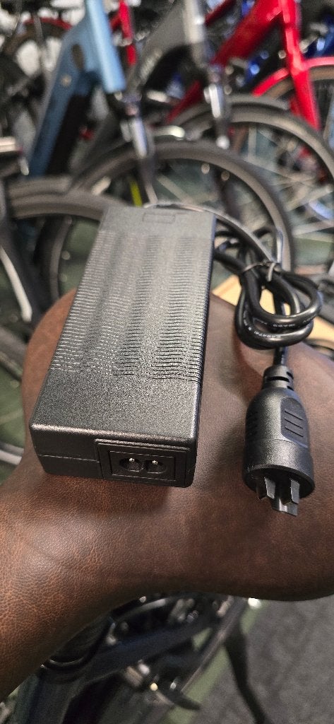 Bosch e-bike lader 36V – 2A, Ophalen, Nieuw