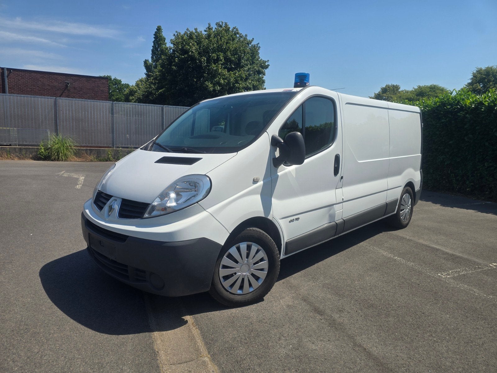 Ambulance Renault trafic 2.0dci fuulll équipe, Autos, Euro 5, Entreprise, Diesel, 4 cylindres