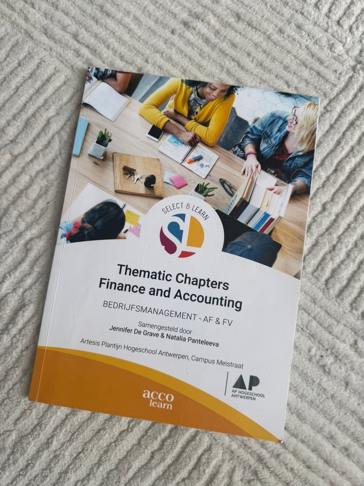 Thematic chapters finance and accounting, Boeken, Ophalen of Verzenden, Zo goed als nieuw