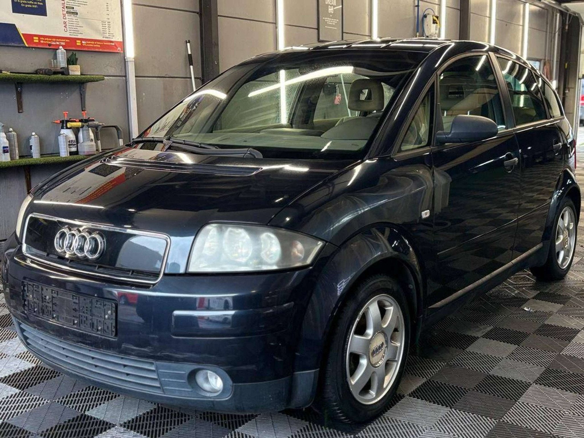 Audi A2 Audi A2 Benzine 1.4i 16v bj.2004, Auto's, Audi, Gebruikt, 4 cilinders, Zwart, https://public.car-pass.be/vhr/c80616ed-7aab-417b-a135-00dbe550bd0d