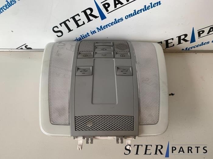 Eclairage intérieur avant d'un Mercedes C-Klasse, 3 mois de garantie, Utilisé, -, -