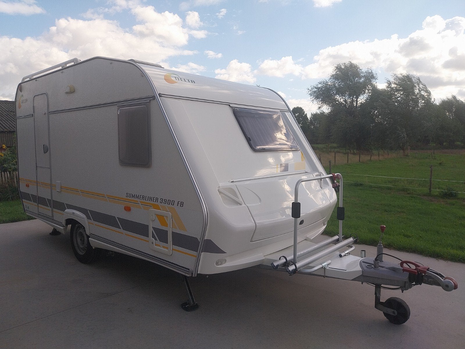 Chateau/Delta Summerliner 3900FB, Entreprise, Trappe de service, Chateau