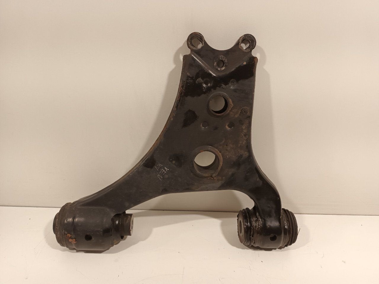 Draagarm rechts voor Mercedes-Benz A-Klasse, Onderdelen@venauto.nl, Van der Ven Autorecycling B.V., Gebruikt, Ettenseweg 76, 4706 PB Roosendaal, The Netherlands
