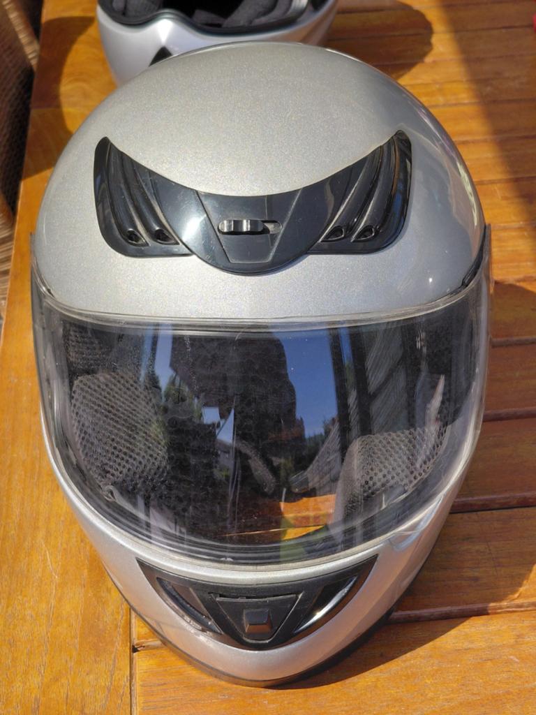 Casque de moto, Enlèvement