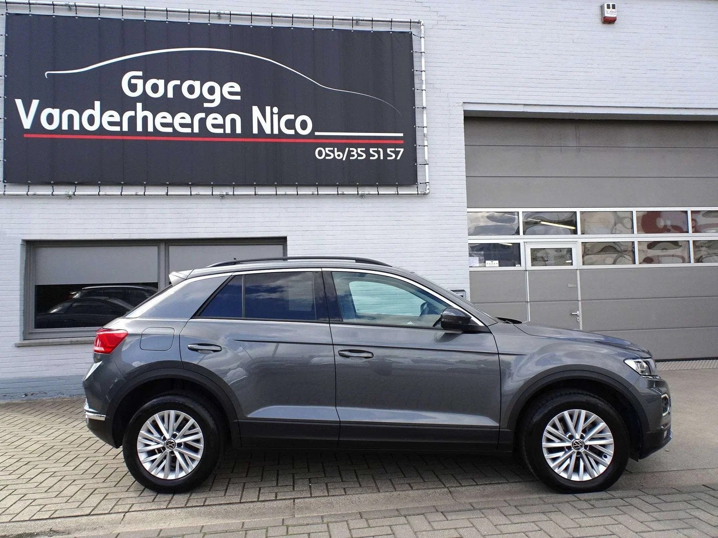 Volkswagen T-Roc 1.0TSi Style CARPLAY,FULL LED,ADAPT. CRUISE, Autos, Argent ou Gris, Euro 6, Entreprise, Boîte manuelle