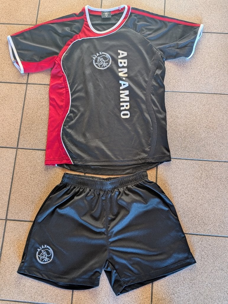 Ajax supporters / voetbalsetje – Shirt + broekje (Maat 14 ), Maat XS of kleiner, Ophalen of Verzenden, Gebruikt, Set
