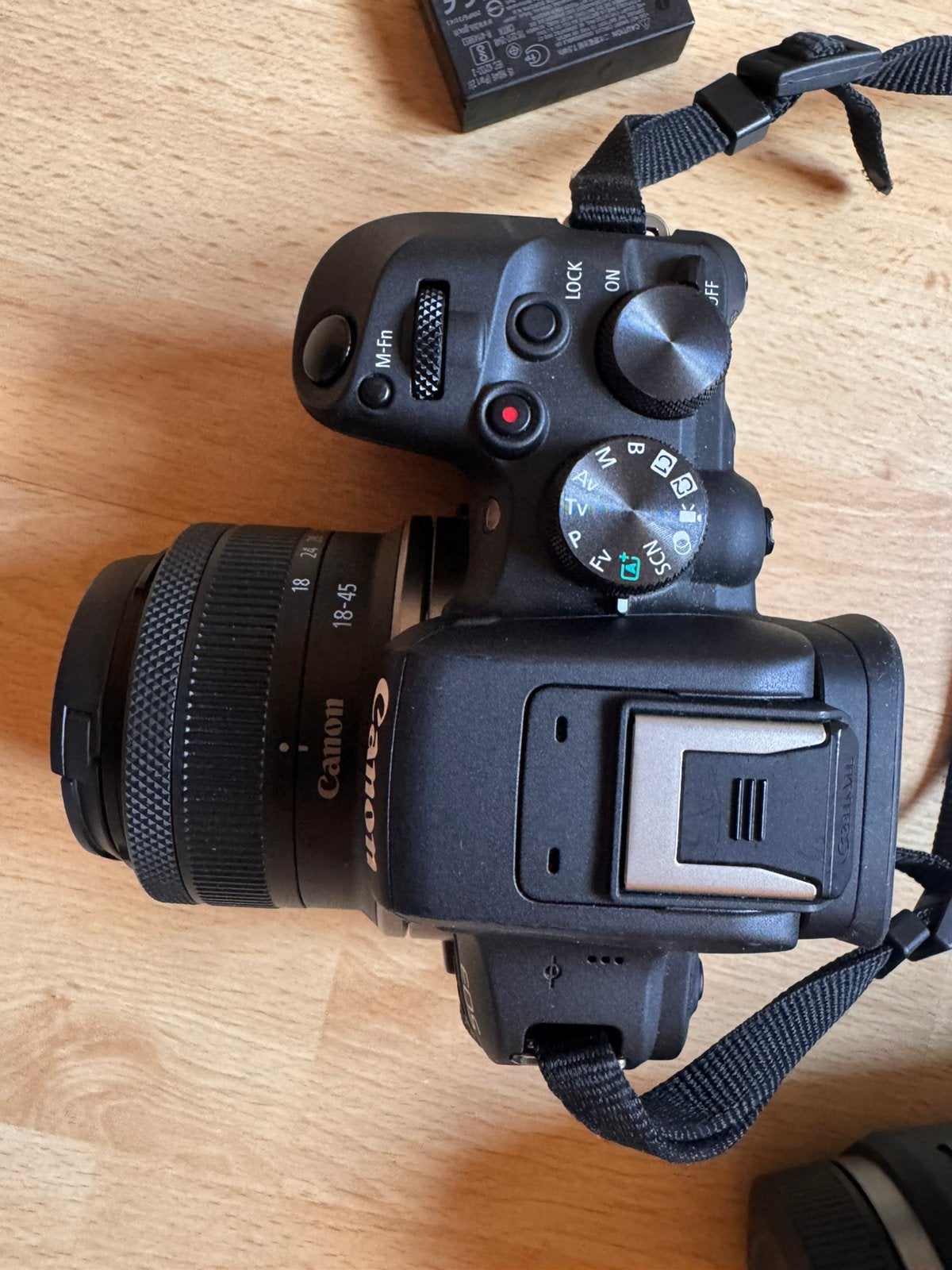 Fototoestel Canon EOS R10, TV, Hi-fi & Vidéo, Canon, Enlèvement, Appareil photo hybride, Sangle de transport
