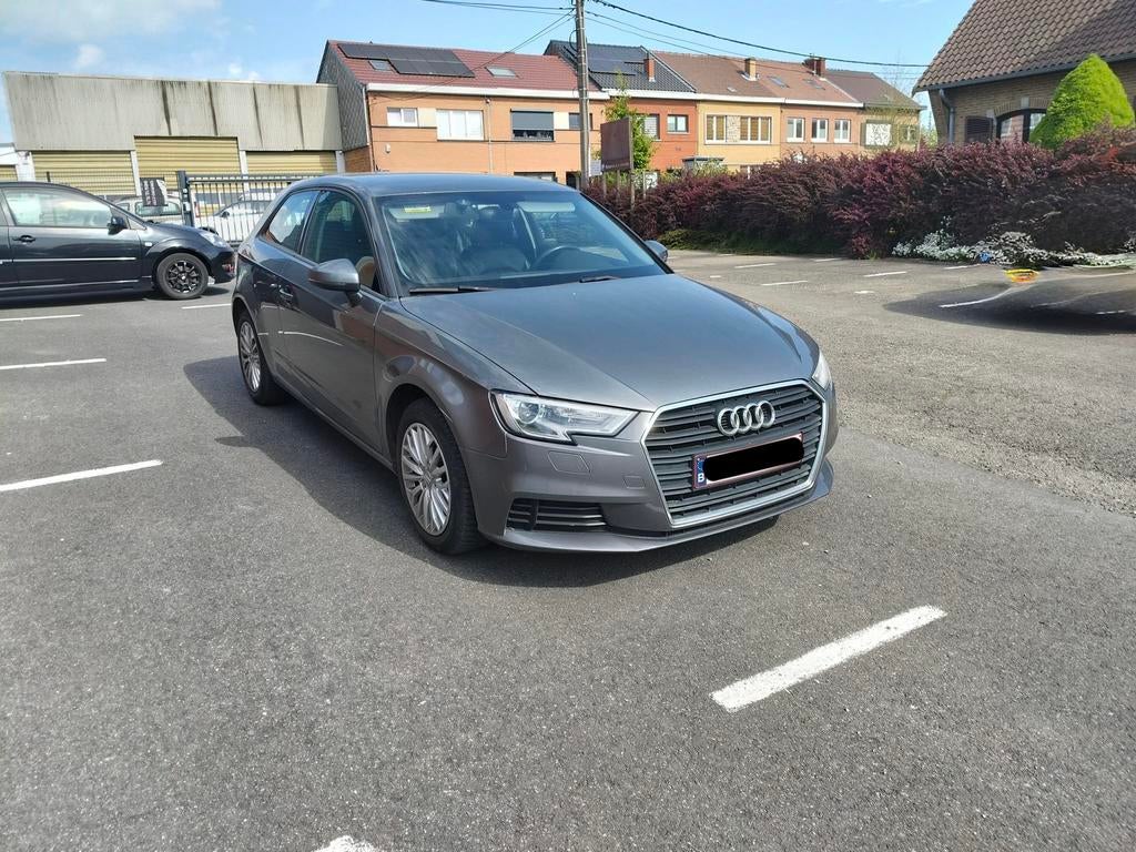 AUDI A3 DESIGN 1.6TDI 110cv 179000Km, Autos, Cuir, Argent ou Gris, Achat, Euro 6