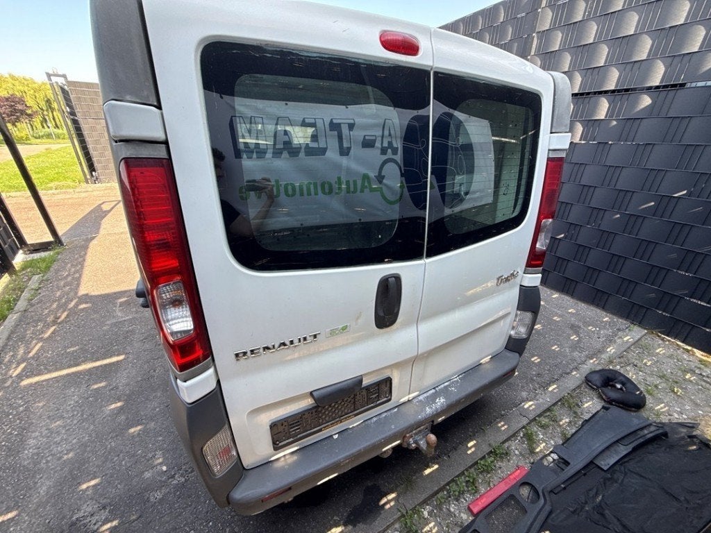 PARE-CHOCS ARRIÈRE Renault Trafic New (FL), Arrière, Pare-chocs, Renault, Utilisé