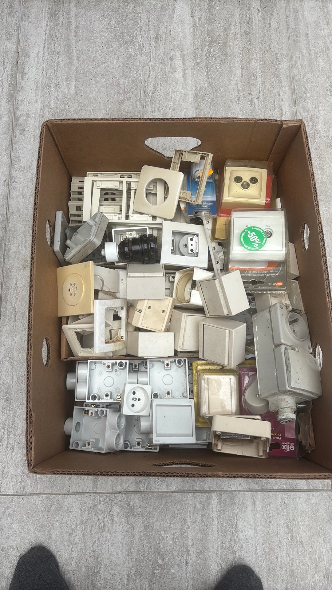 Lot d’anciens matériels, Bricolage & Construction, Enlèvement, Utilisé, Autres marques, Interrupteur
