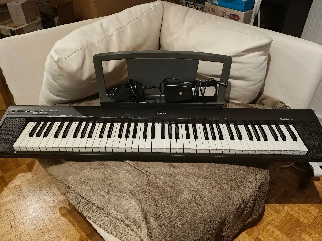 Yamaha Portable Grand NP-30 – Piano numérique 76 touches, Muziek en Instrumenten, Piano's, Gebruikt, Piano, Zwart, Digitaal, Ophalen
