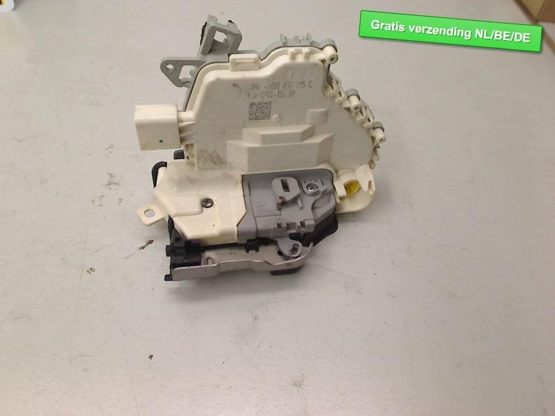 SERRURE DE PORTE AVANT GAUCHE A4 Avant (B8) (8J0837015C), Auto-Union-Straße  1,
85057  Ingolstadt, DE, Gauche, Info@audi.de, Audi