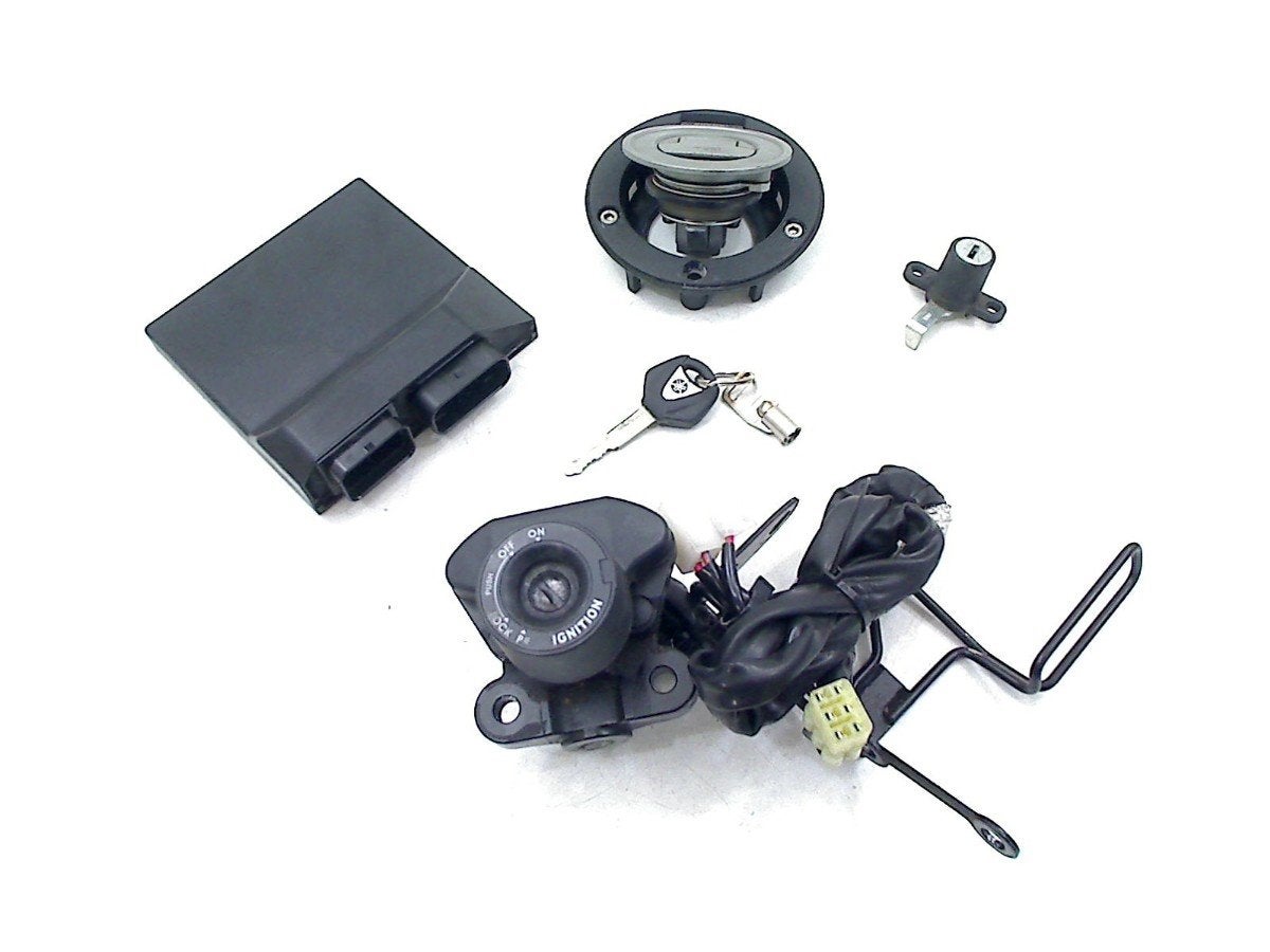 SLOTENSET Yamaha MT 09 2014-2017 (2dr-8591a-00), Motoren, Yamaha Motor Europe N.V., Gebruikt, Customersupport@yamaha-motor.co.uk