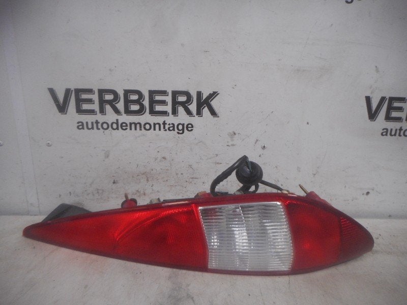 ACHTERLICHT RECHTS Ford Mondeo III Wagon (01-2000/03-2007), Auto-onderdelen, Gebruikt, Henry-Ford-Straße  1
50735  Köln, DE, Ford-Werke GmbH