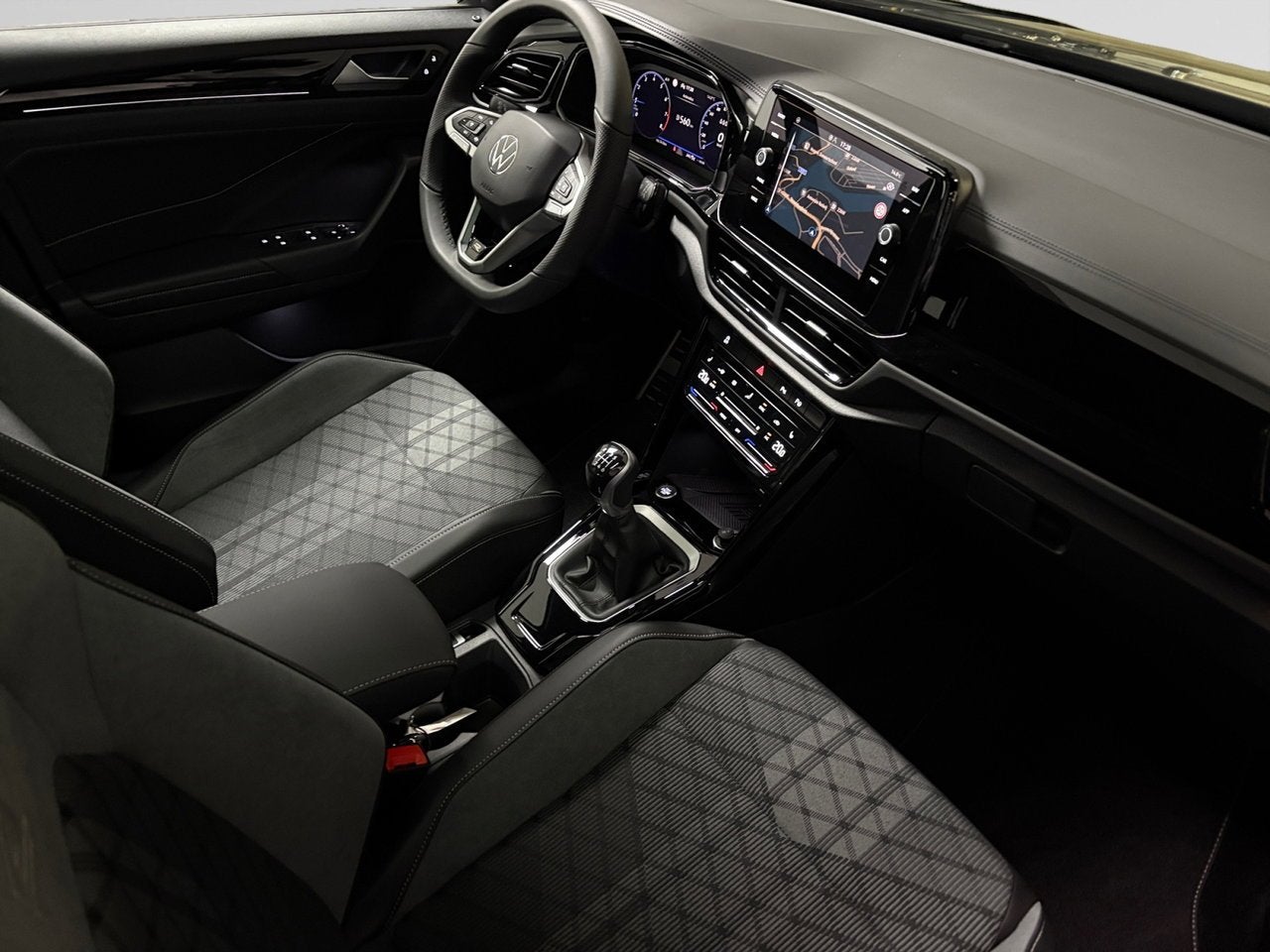 Volkswagen T-Roc R-Line Ultimate Black 1.0 TSI  85 kW (116 p, Auto's, Adaptive Cruise Control, Zwart, Handgeschakeld, SUV of Terreinwagen