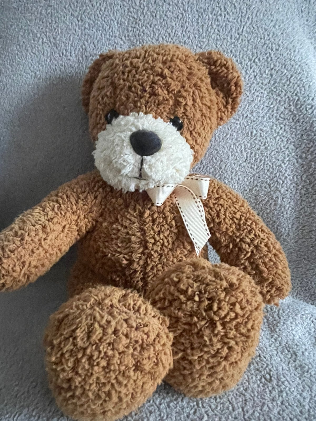 Bruine teddybeer met strik – 24 cm, Ophalen, Gebruikt