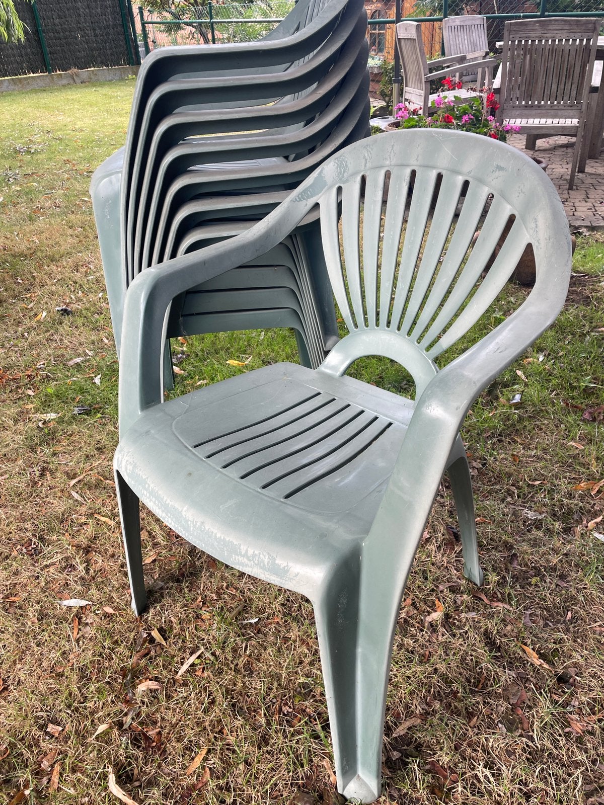 Gratis 7 stapelstoelen, Ophalen, Gebruikt, Plastic, Stapelbaar