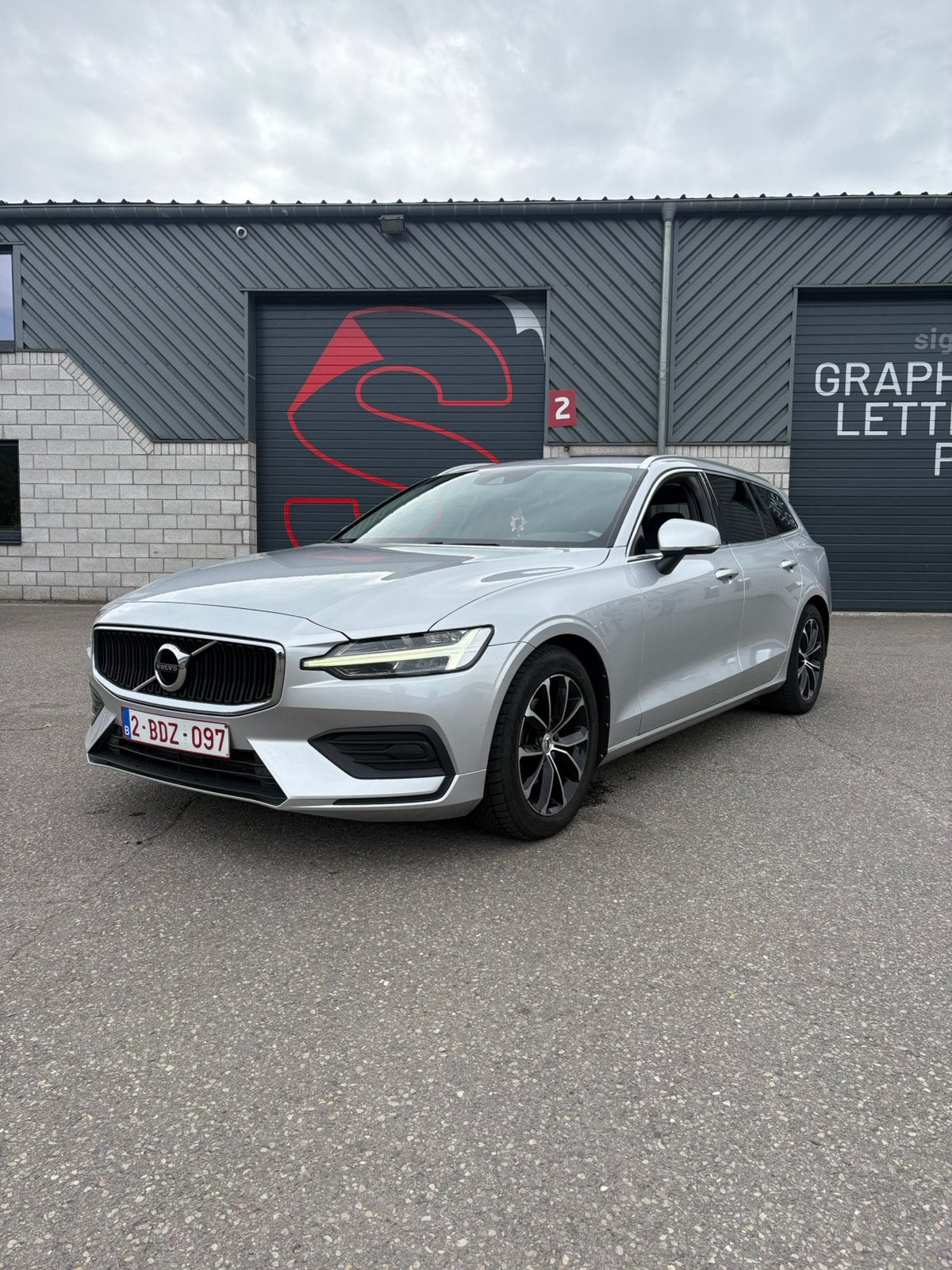 Volvo V60, Argent ou Gris, Entreprise, Noir, 5 portes