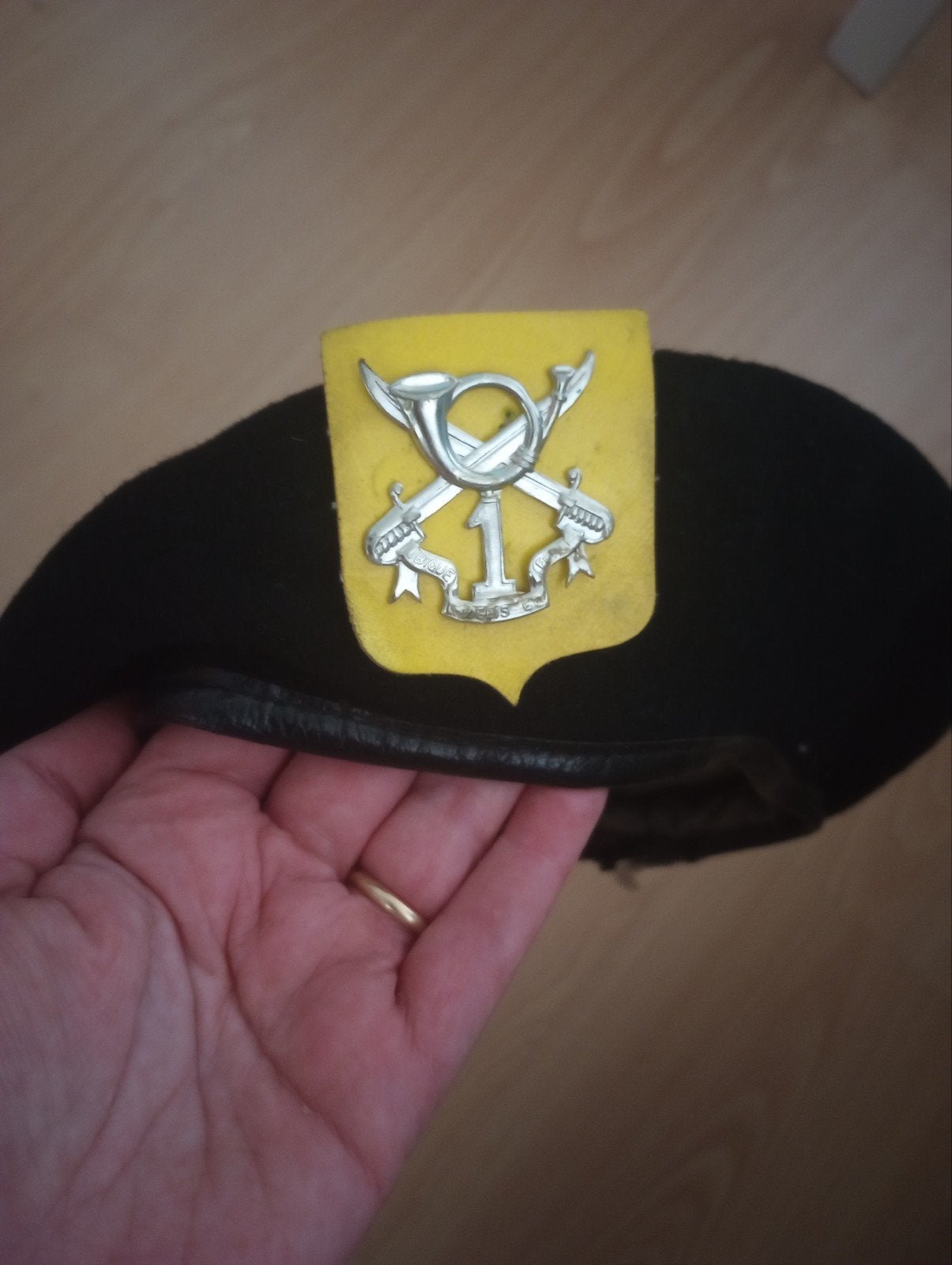 Béret armée belge chasseur à cheval, Envoi