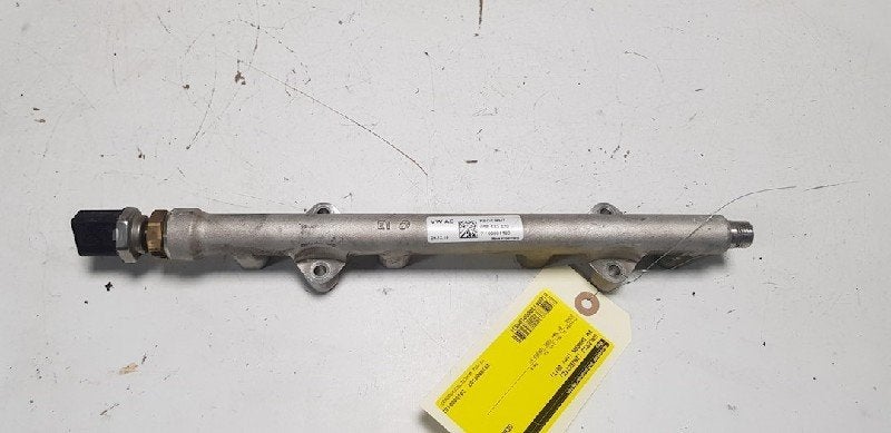 RAMPE D'INJECTION Sharan (7N) (|05E133320|05E133320B|), Utilisé, Volkswagen