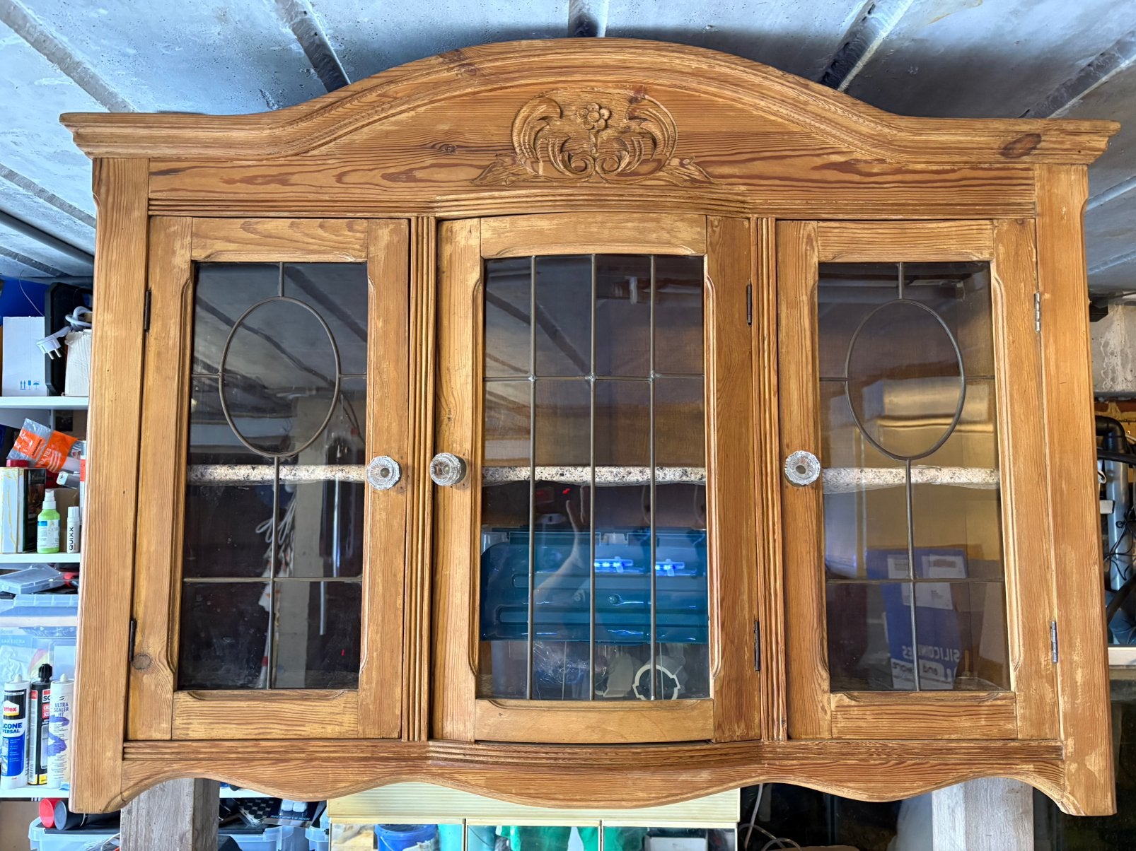 Armoire suspendue en bois Spike, Enlèvement