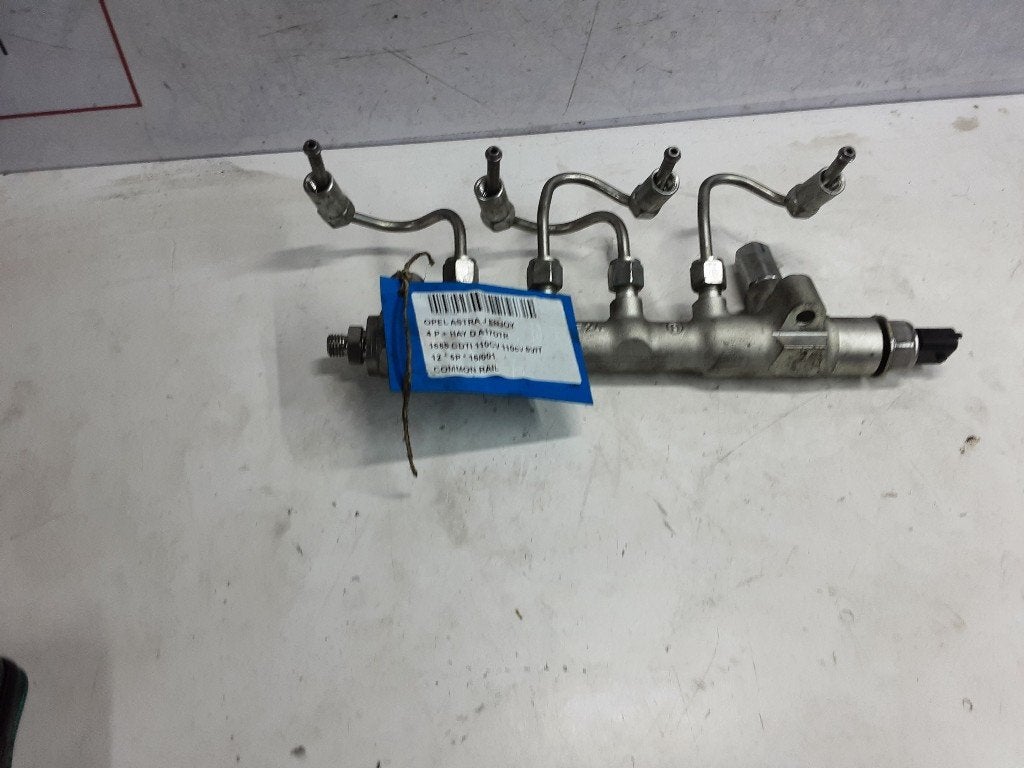 INJECTIEGALERIJ Opel Astra J (PC6 / PD6 / PE6 / PF6), Gebruikt, Opel, Opel Automobile GmbH, Kontakt-opel@opel.com