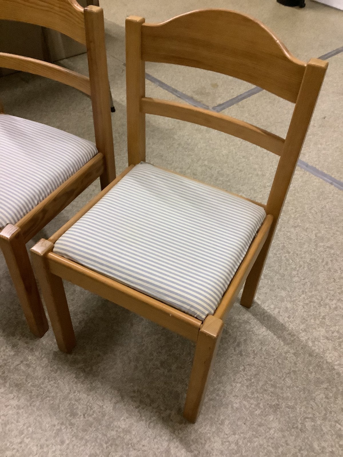 Stoelen, Ophalen, Hout