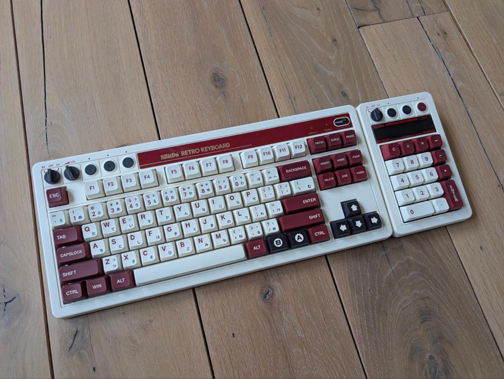 8bitdo retro mechanisch toetsenbord + numpad QWERTY, Computers en Software, Toetsenborden, Ophalen, Qwerty