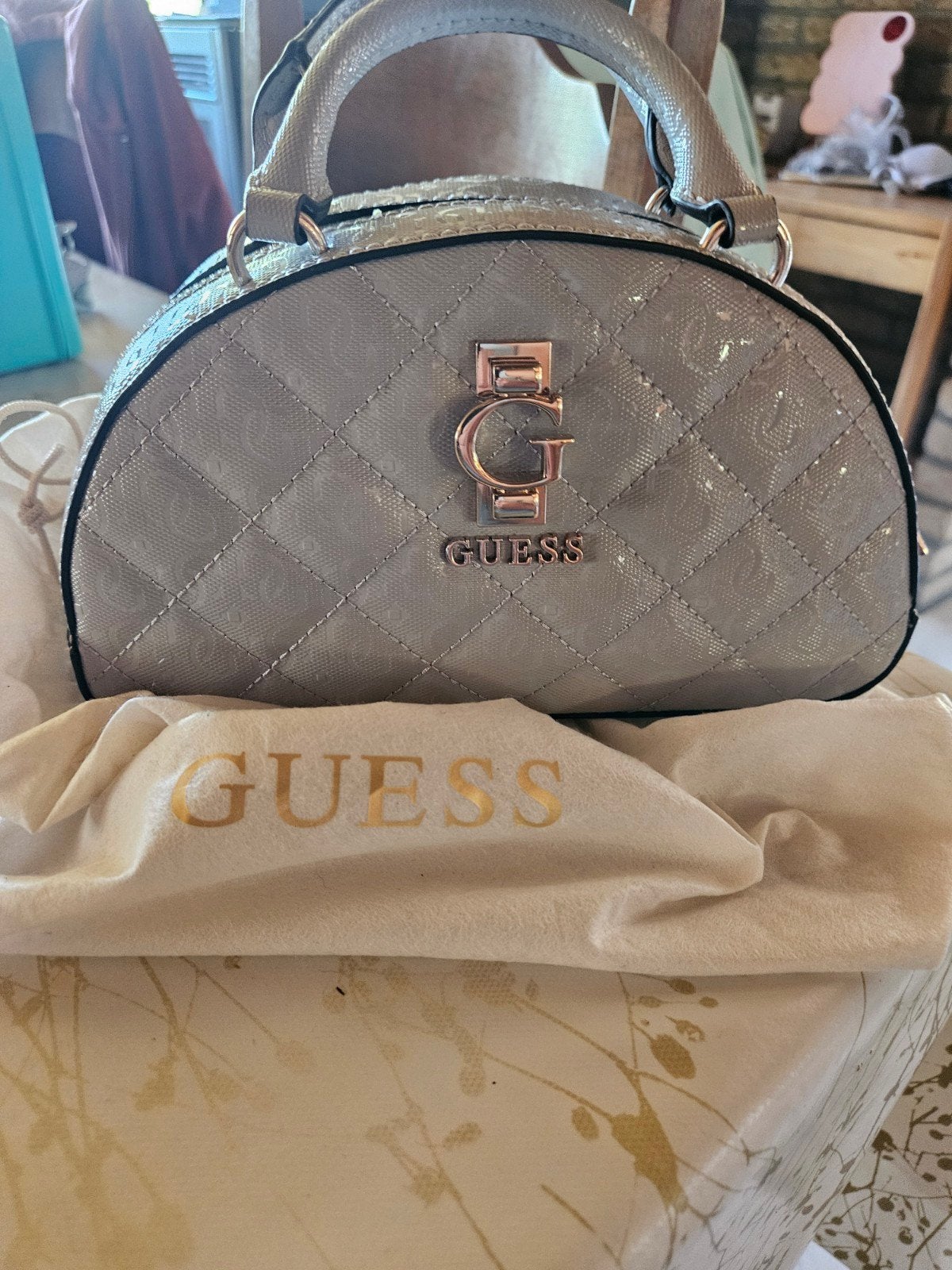 sac a main guess véritable