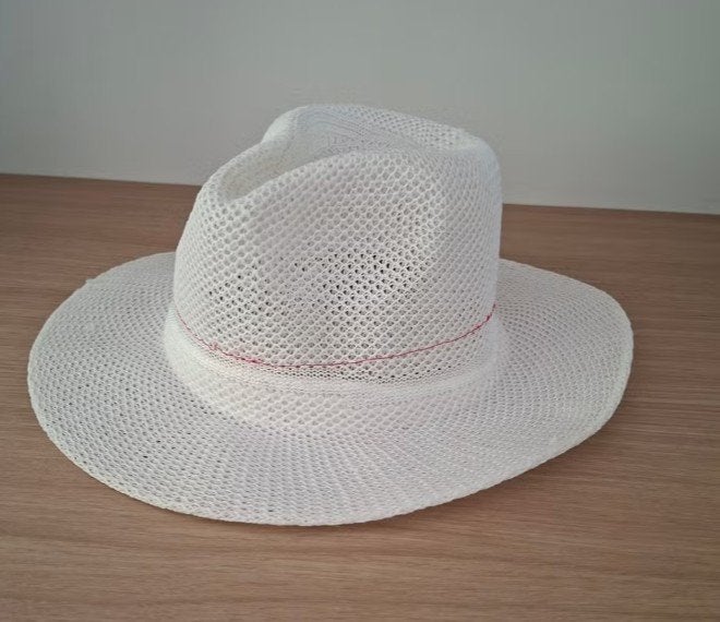 Nieuw- een leuke witte grote hoed, Kleding | Heren, Hoeden en Petten, Ophalen of Verzenden, Nieuw, Hoed