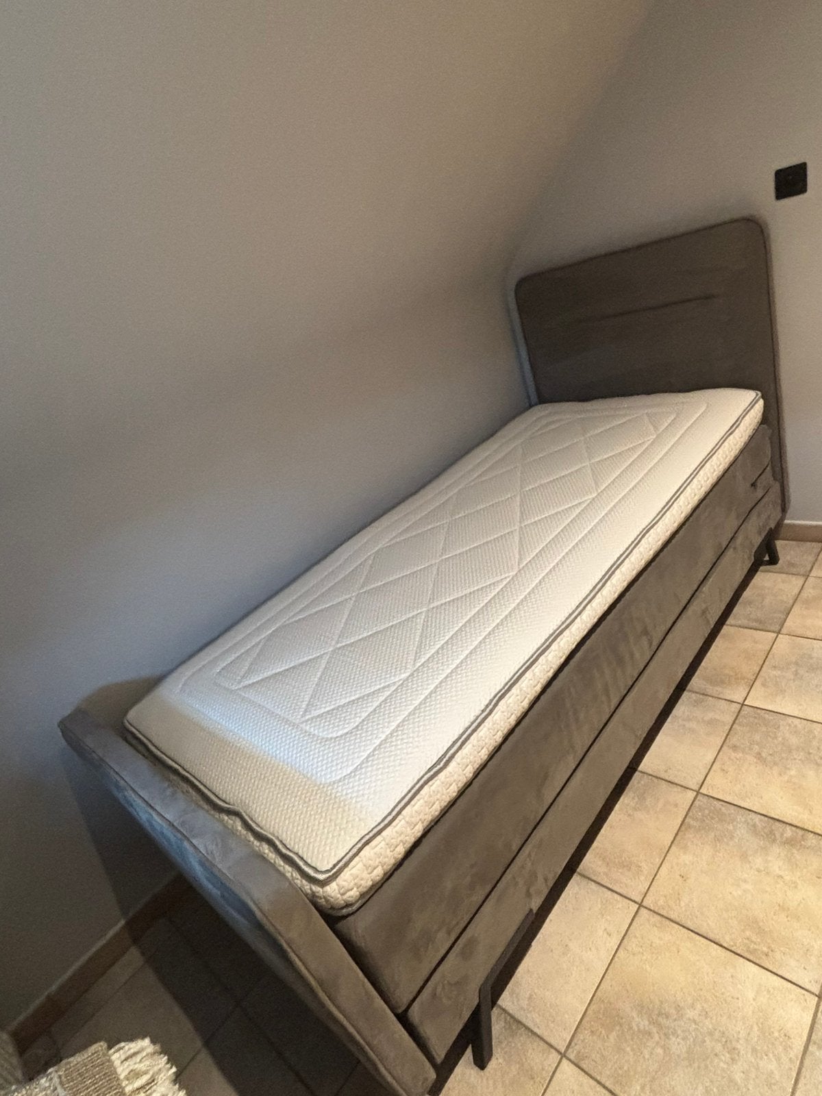 1 personen bed, Ophalen, Zo goed als nieuw