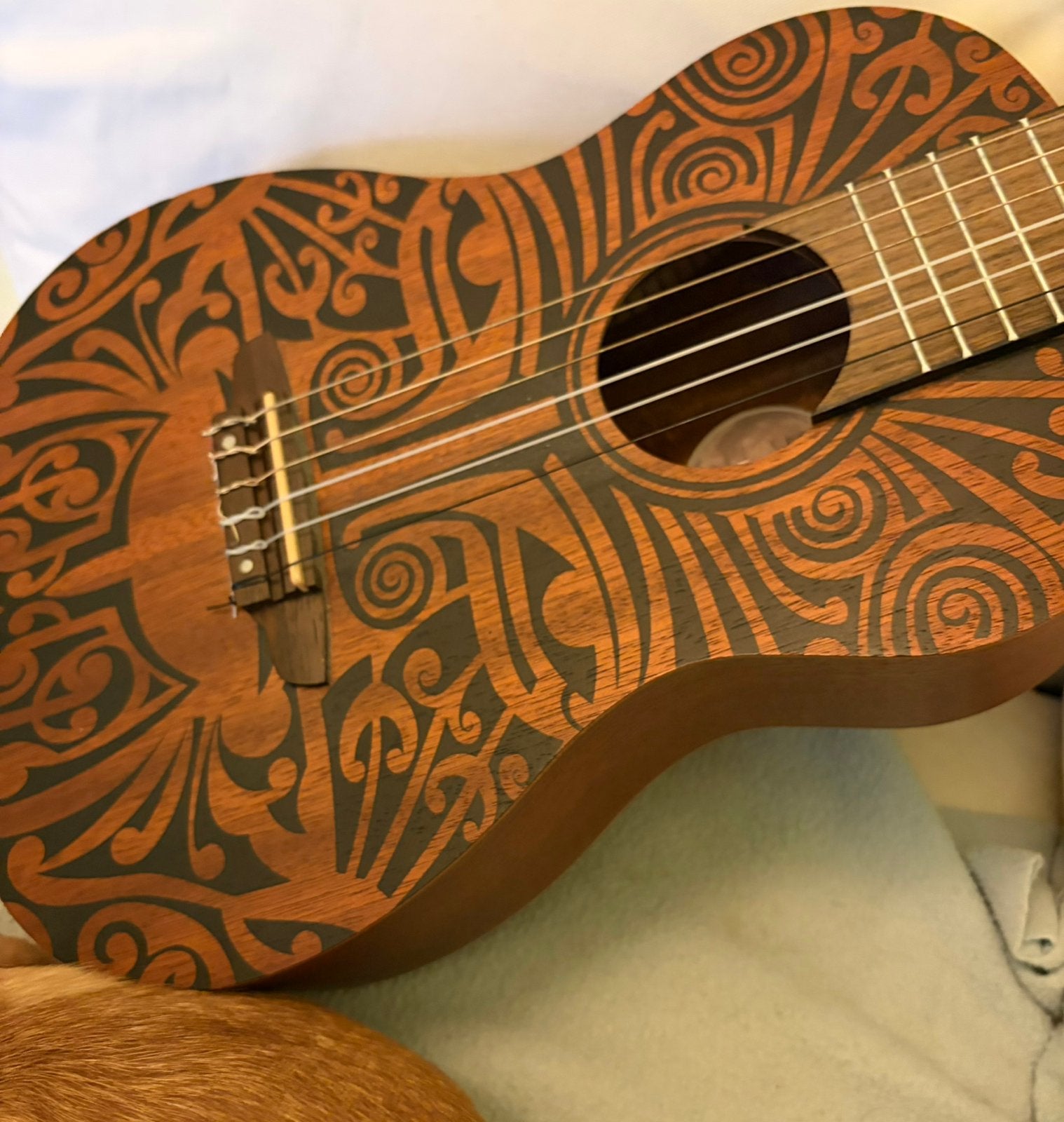 LUNA Tribal guitar / guitarlele, Musique & Instruments, Instruments à corde | Autre, Enlèvement ou Envoi, Comme neuf