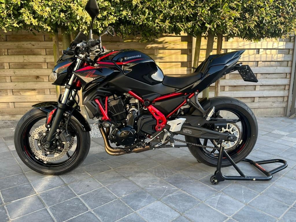 Kawasaki Z650 **4300KM**performance**Arrow**4/2025**, Motos, Motos | Kawasaki, Entreprise, Naked bike, plus de 35 kW, 2 cylindres