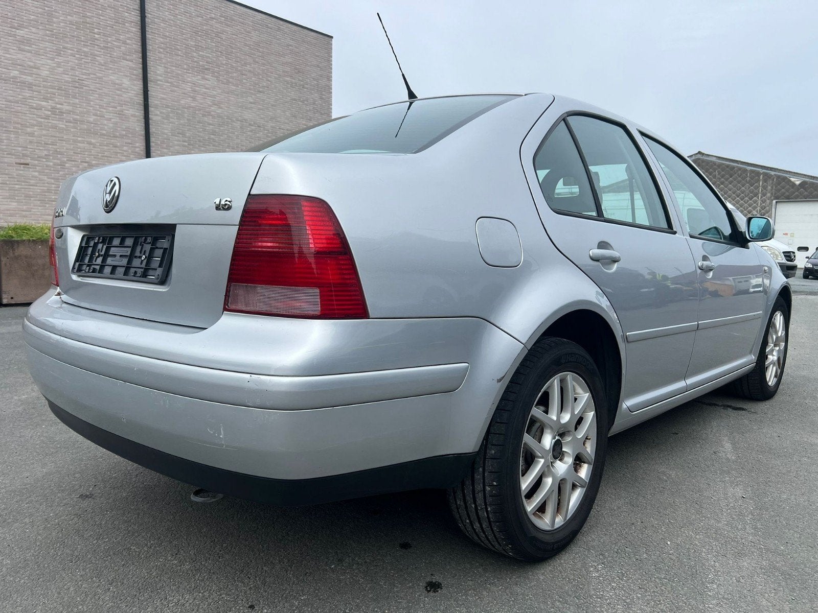 VOLKSWAGEN BORA 1.6 I AUTOMATIQUE, Autos, Volkswagen, Argent ou Gris, Achat, Entreprise, Automatique