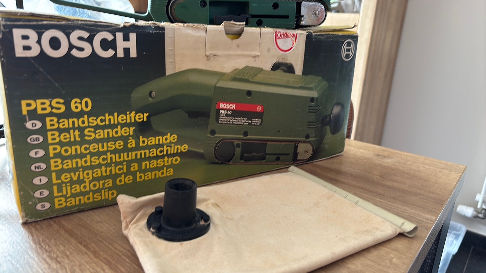 Bosch bandschuurmachine - 20€, Doe-het-zelf en Bouw, Gereedschap | Schuurmachines, Ophalen, Zo goed als nieuw, Bandschuurmachine
