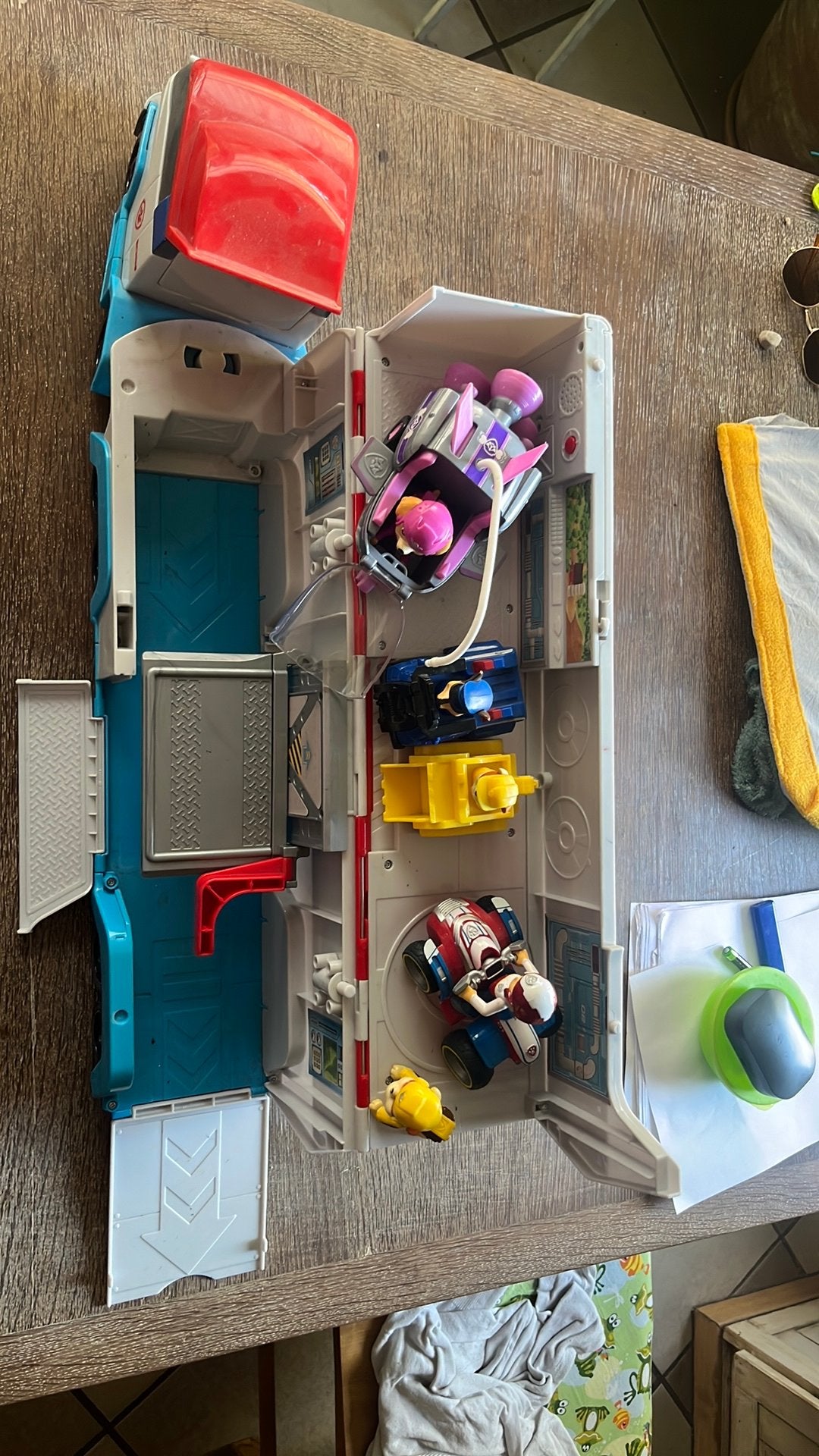 PAW Patrol Grote Vrachtwagen ( Patroller) met 4 Voertuigen!, Ophalen of Verzenden, Zo goed als nieuw