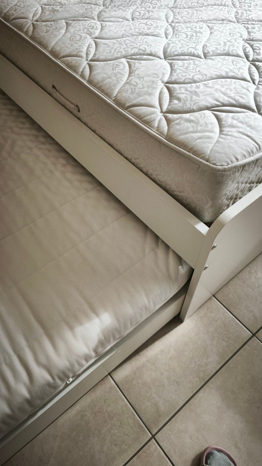 eenpersoonsbed ikea met uitschuifbaar bed en 2 schuiven, Huis en Inrichting, Ophalen