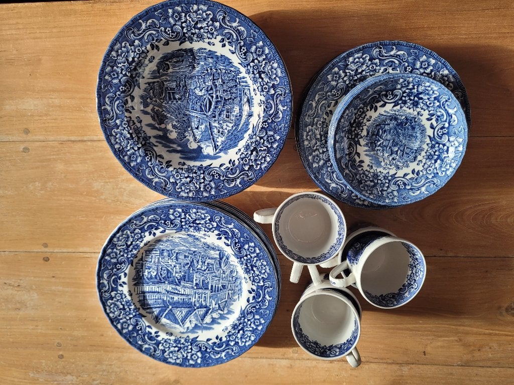 Vaisselle anglaise peinte à la main Royal Tudor Ware, Antiquités & Art, Enlèvement