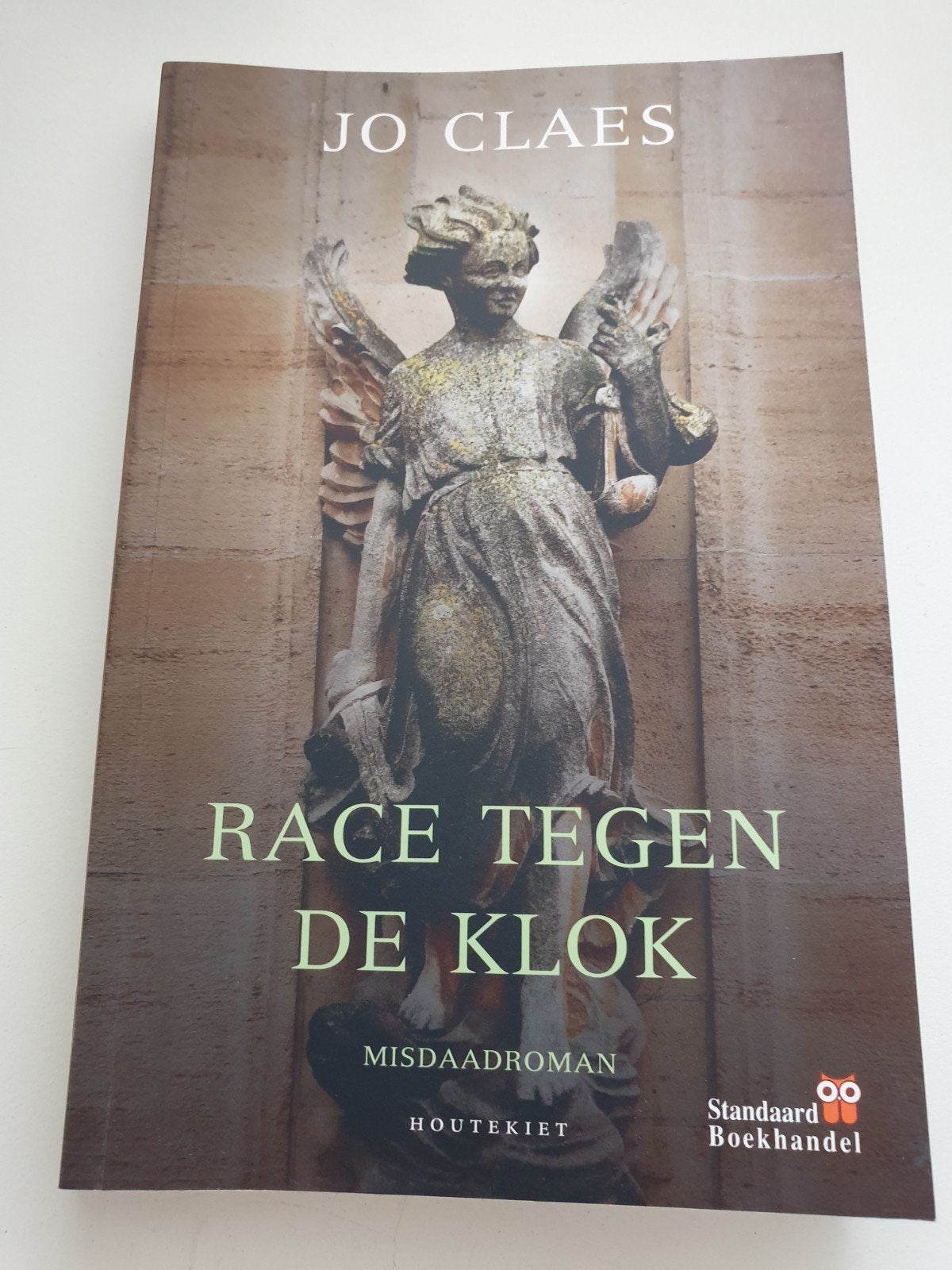 JO CLAES.: RACE TEGEN DE KLOK misdaadroman, Ophalen of Verzenden, Zo goed als nieuw, Jo claes