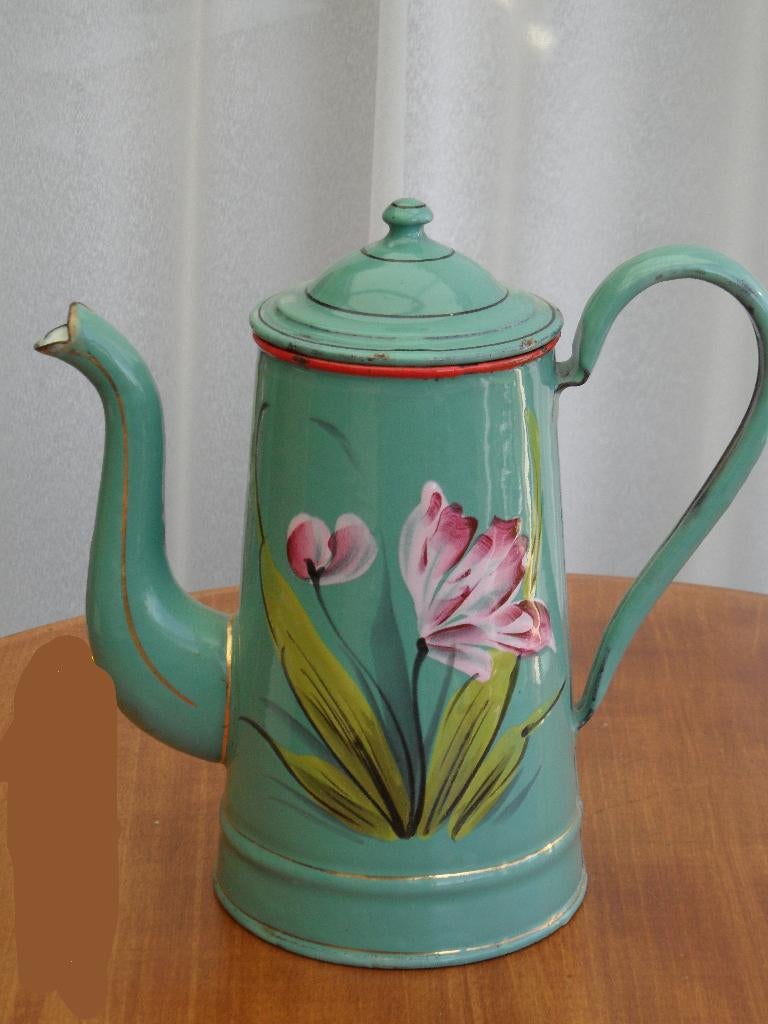 Te koop een oud geëmailleerd koffiezetapparaat, Ophalen