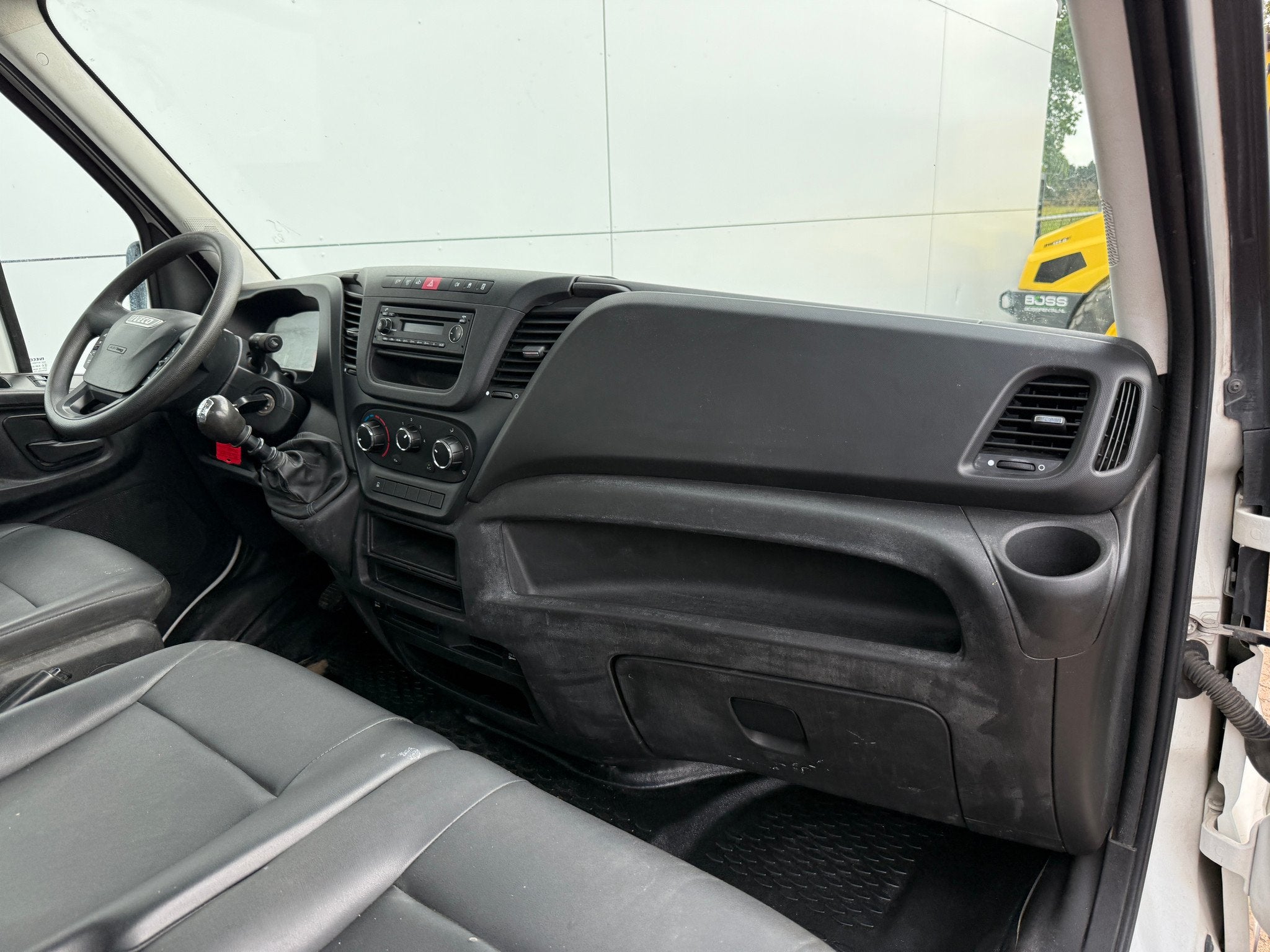 Iveco Daily 35C12 2.3 Kipper Dubbellucht Airco 3.5t Trekhaak, Autos, Achat, Euro 6, Entreprise, Boîte manuelle