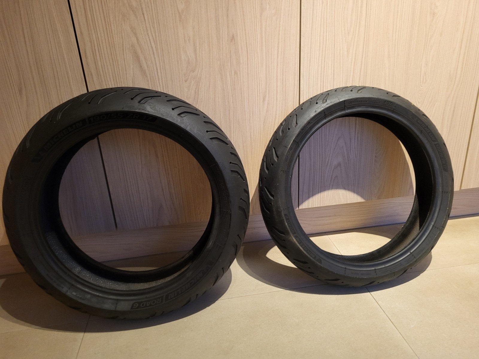 pneus 190/55 17 et 120/ 70 17, Motoren, Ophalen
