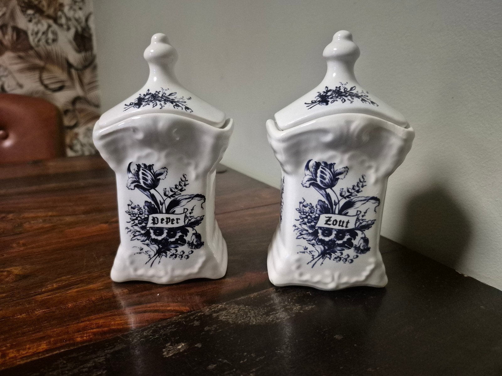 bleu de Delft sel et poivre des années 1940, Enlèvement ou Envoi