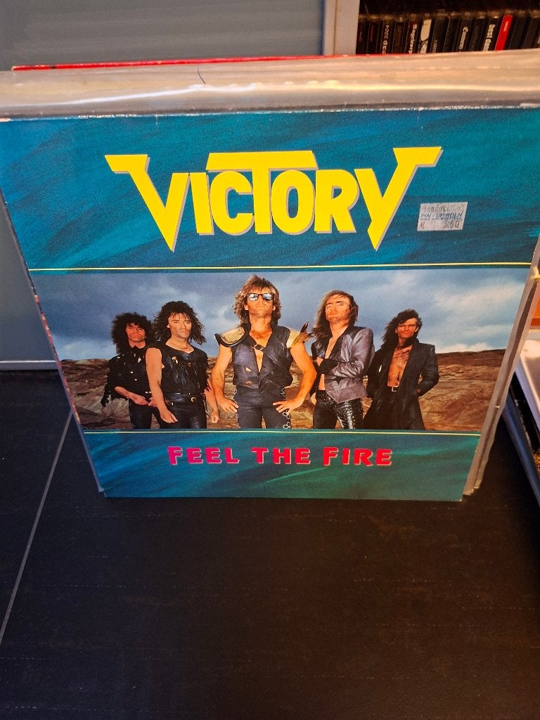 12" - victory - feel the fire - bak 5, Gebruikt, Hardrock, Ophalen of Verzenden, 12 inch